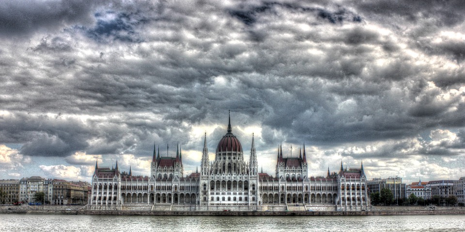 budapest-114129_960_720.jpg