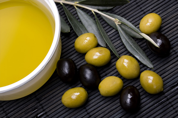 olives-and-olive-oil-stroke-wreporter.jpg