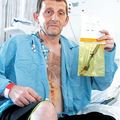 10 év után operáltak ki egy villát egy férfi gyomrából