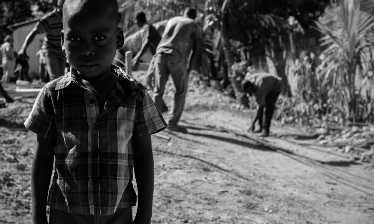 8 évesen felnőtt, 25 évesen aggastyán - Az elefántcsontparti szemétégetők szomorú története