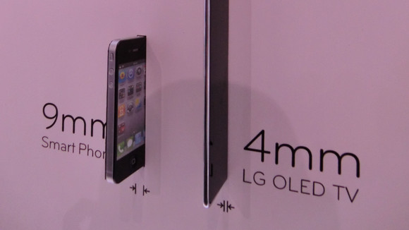 LG's OLED TV is slimmer than the iPhone-580-90.JPG