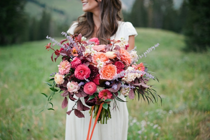 herbst-hochzeit-frische-schnittblumen-blumenstrau_-braut.jpg