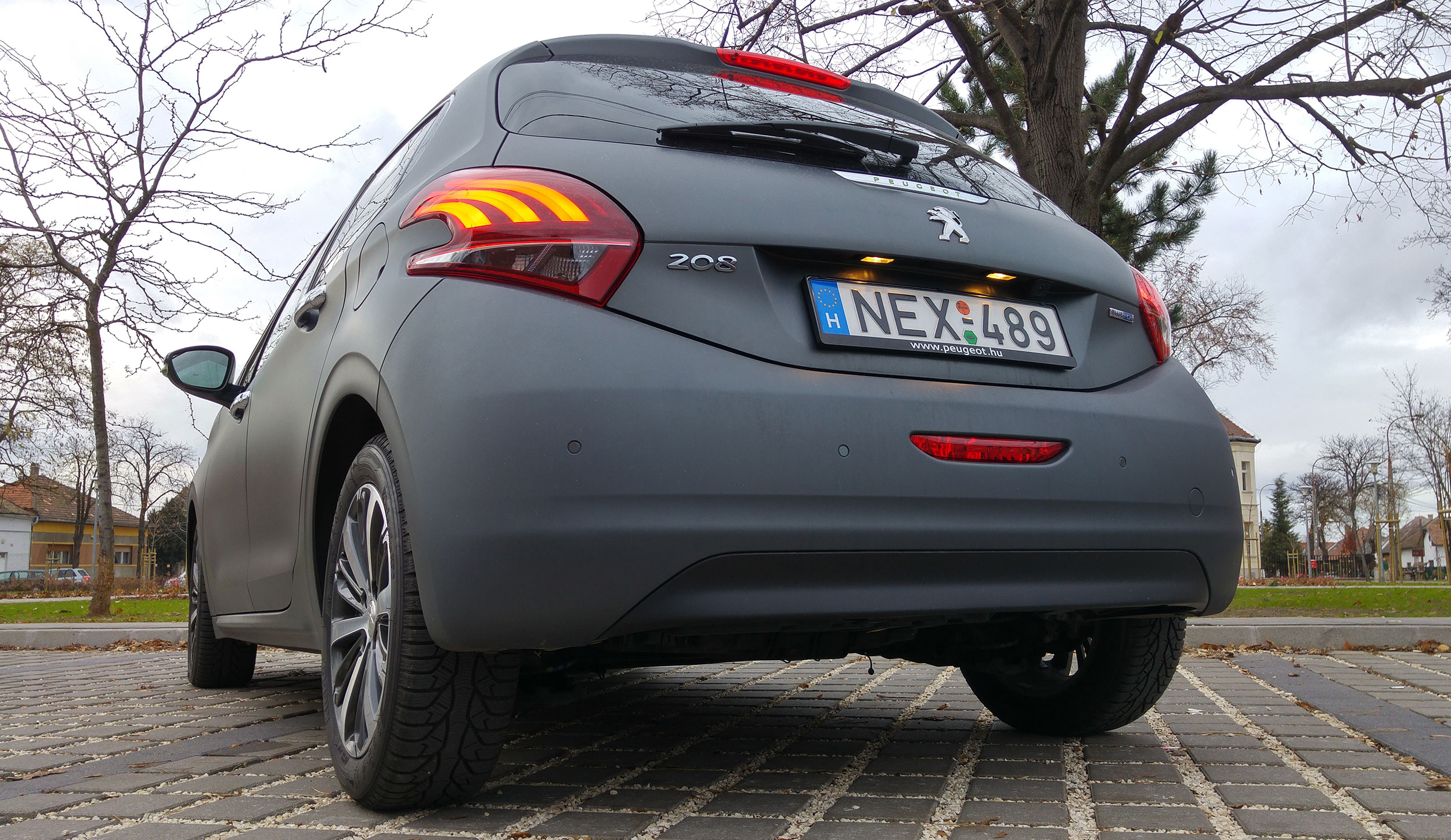 peugeot_208_7.jpg