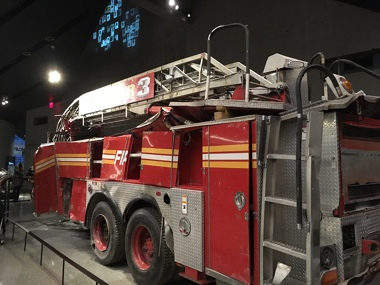 Az egyik elpusztult létrás (ladder) jármű ma is megtekinthető a WTC múzeumában.