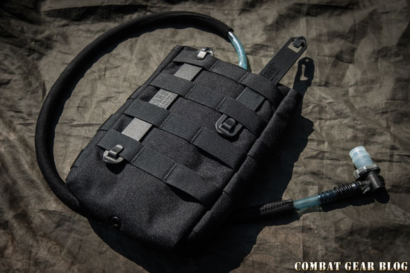 383_blackhawk_side_hydration_pouch_02.jpg