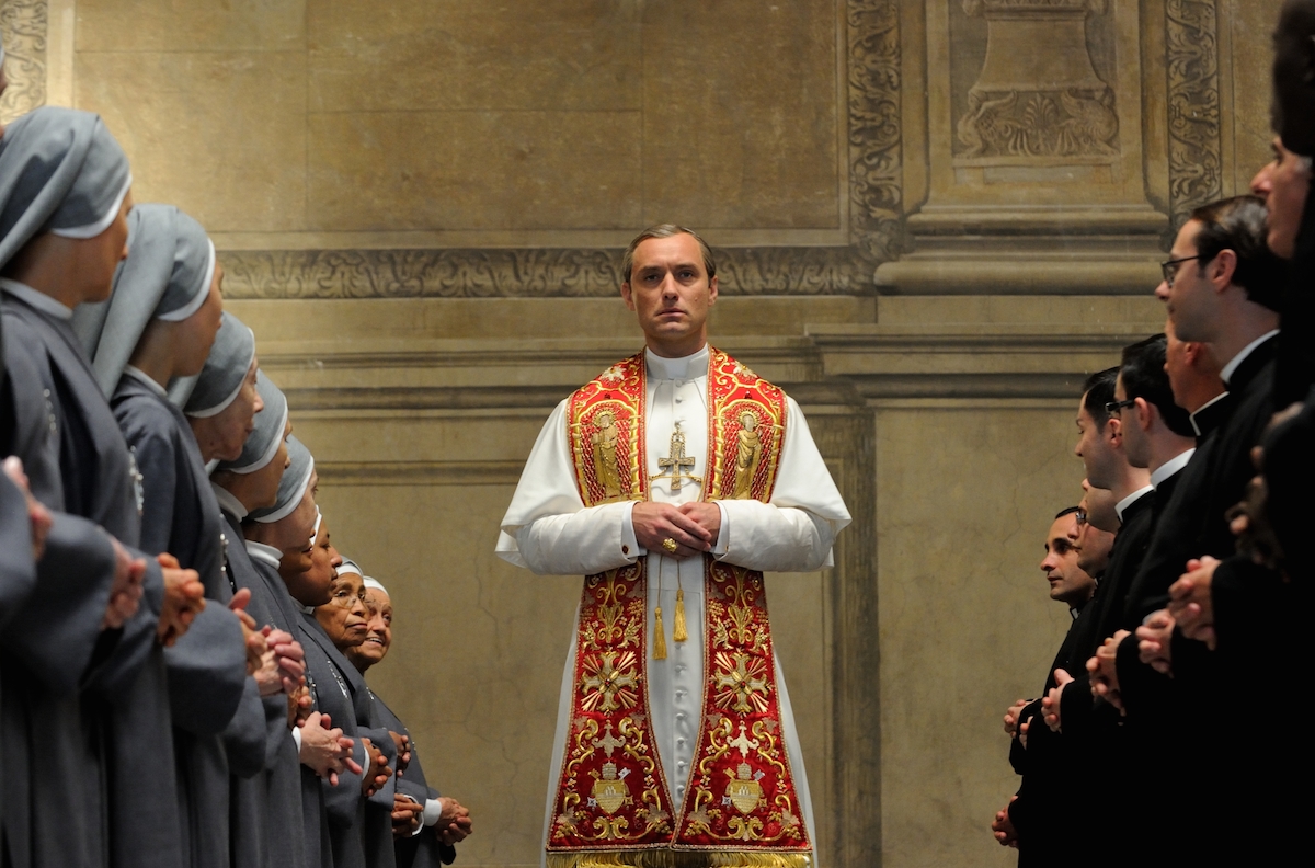 01_the_young_pope_season_i_ep_01_003.jpg