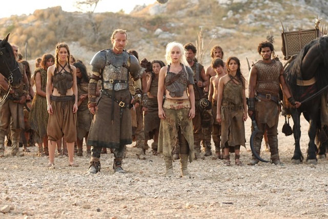 Dany-and-Jorah-with-Dothraki-house-targaryen-32382779-800-534_1.jpg