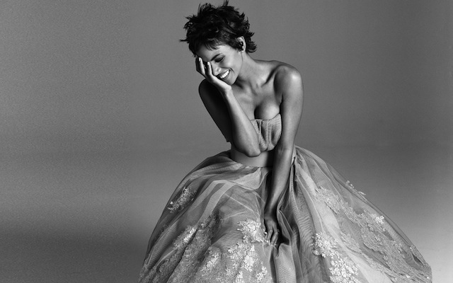 halle-berry-2013-black-and-white_1920x1200_99463.jpg