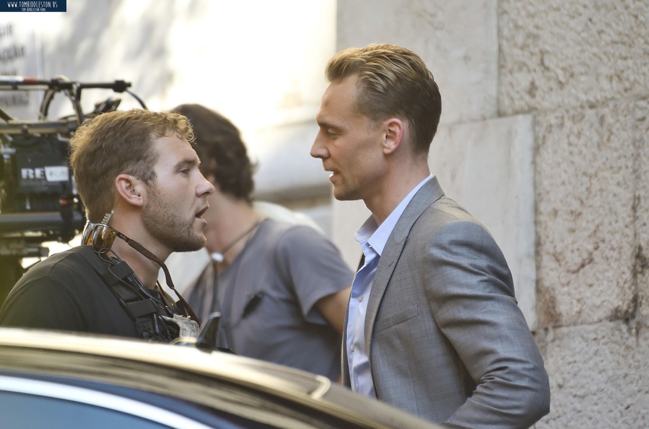 tom-filming-the-night-manager-tom-hiddleston-38539060-1280-847.jpg