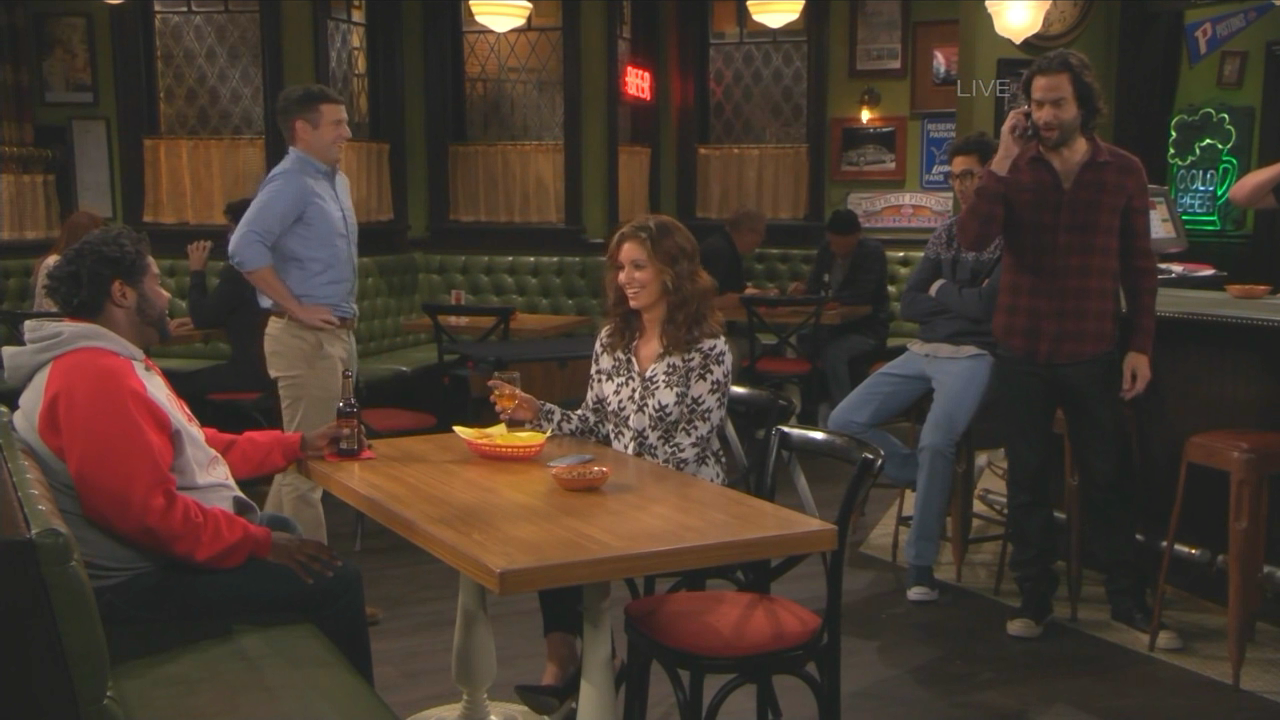 undateable_2014_s03e01-e02_west_feed_720p_hdtv_x264-killers_mkv_20151010_180028_551.png