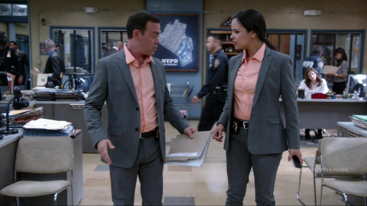 Brooklyn.Nine-Nine.S02E01.720p.HDTV.x264-KILLERS[11-27-00].JPG