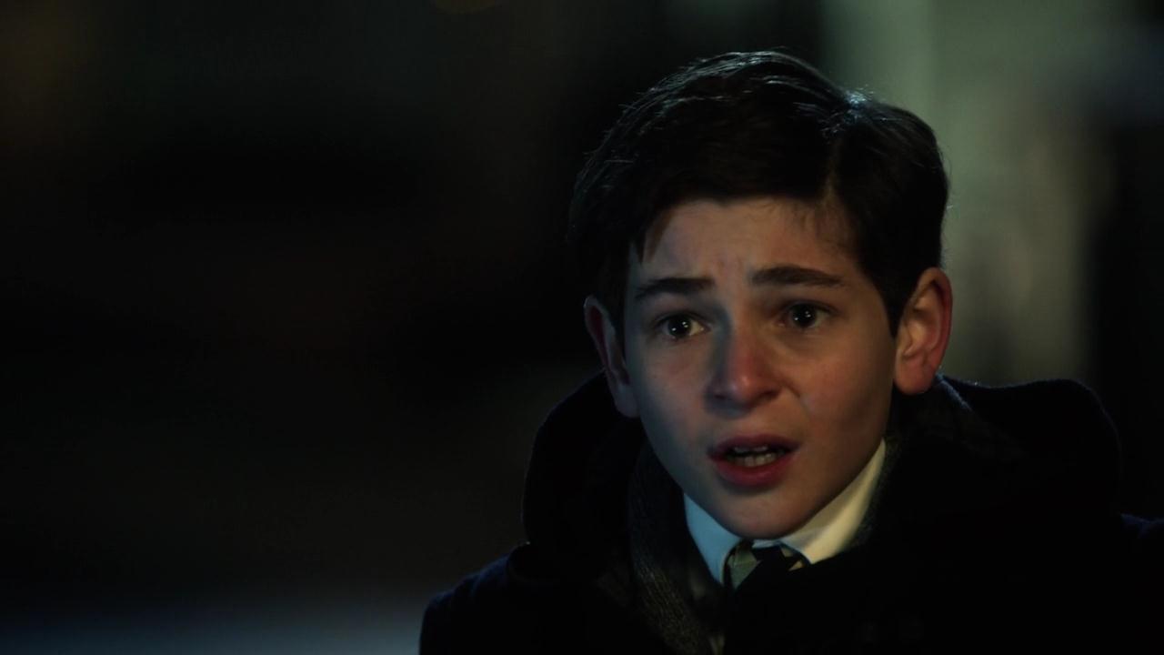 Gotham.S01E01.720p.HDTV.X264-DIMENSION[18-36-16].JPG