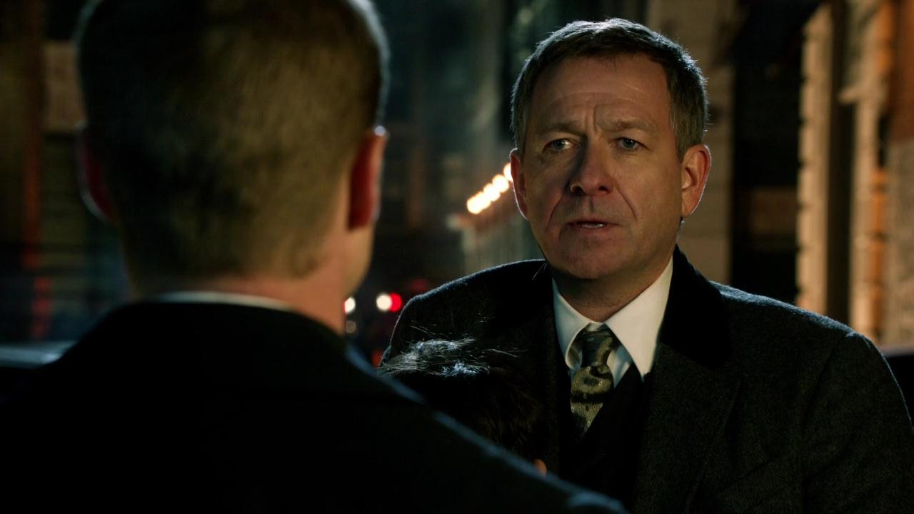 Gotham.S01E01.720p.HDTV.X264-DIMENSION[18-37-11].JPG