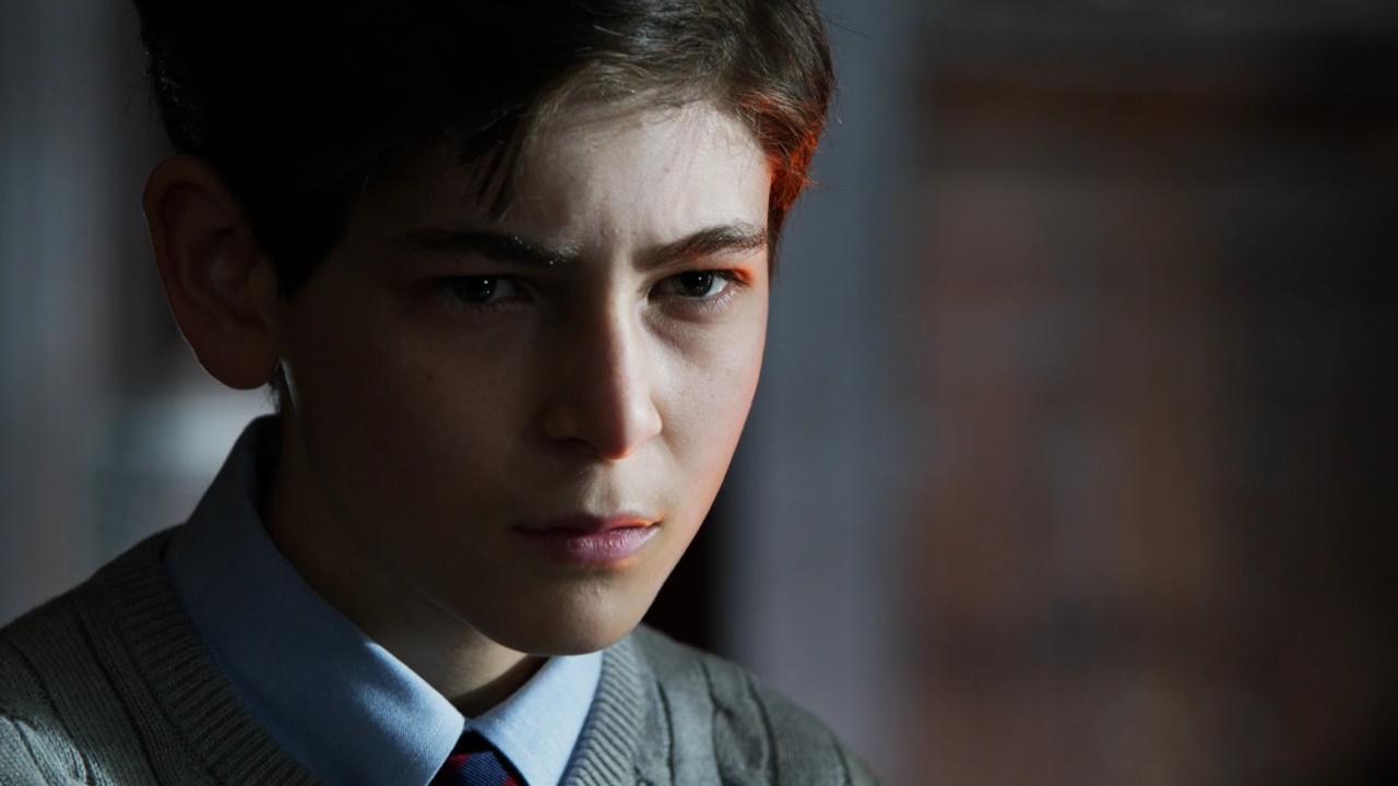 Gotham.S01E01.720p.HDTV.X264-DIMENSION[18-41-50].JPG