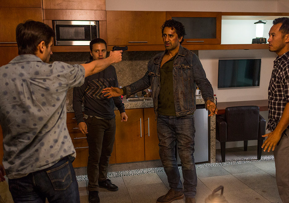 fear-the-walking-dead-episode-215-travis-curtis-2-935.jpg