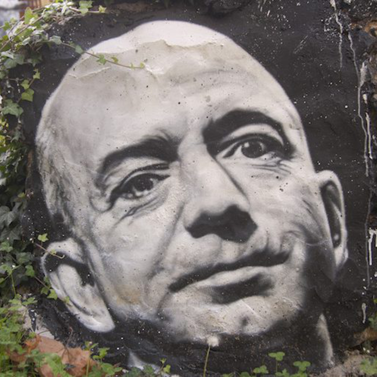 Jeff Bezos duplázása és a focikapus-infláció