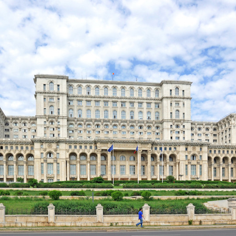 Félelem és reszketés Bukarestből