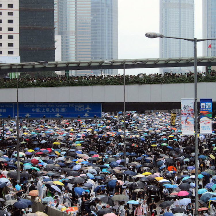Hongkong: üres szállodák, menekülő tőke, recesszió