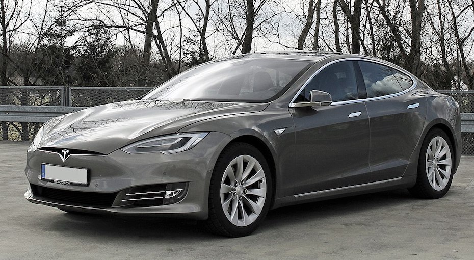 1024px-tesla_model_s_facelift_ab_04-2016_trimmed.jpg