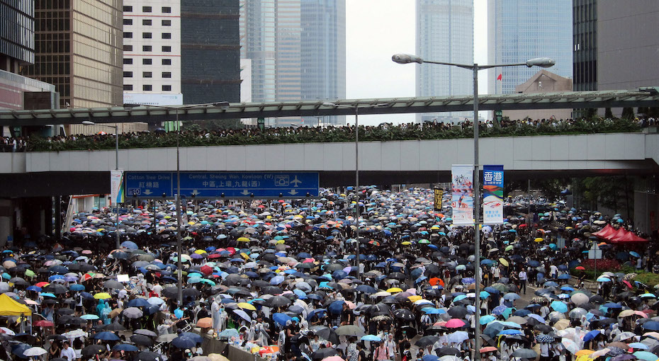 2019-06-12_hong_kong_demonstrators_on_harcourt_road.jpg