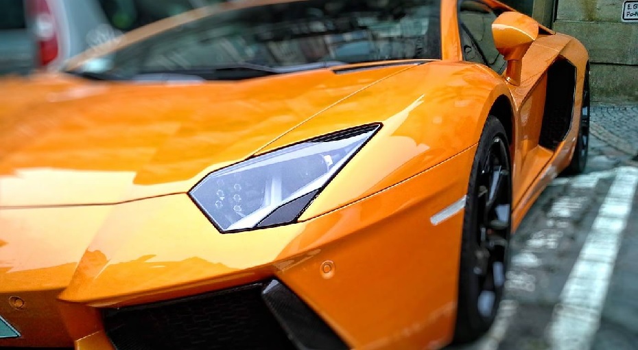 lamborghini-with-bitcoin_b.jpg