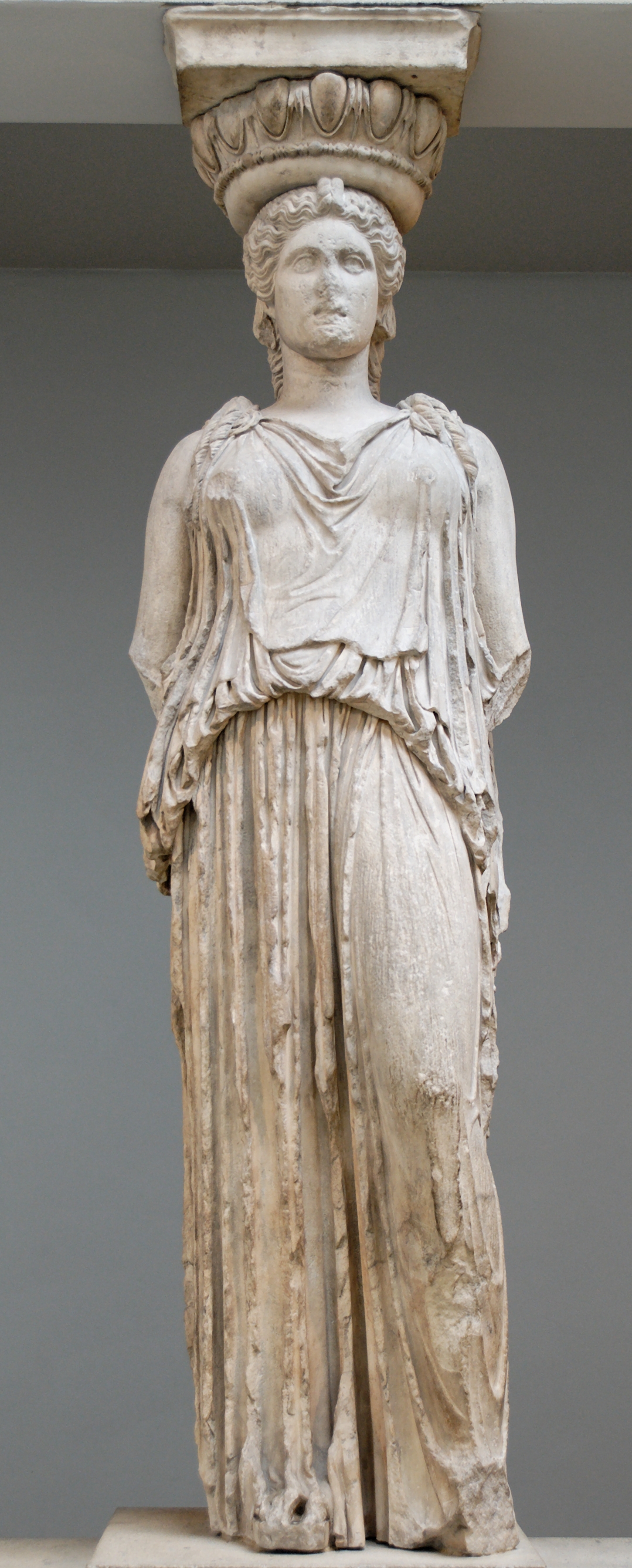 caryatid_erechtheionkhitontviselo.jpg