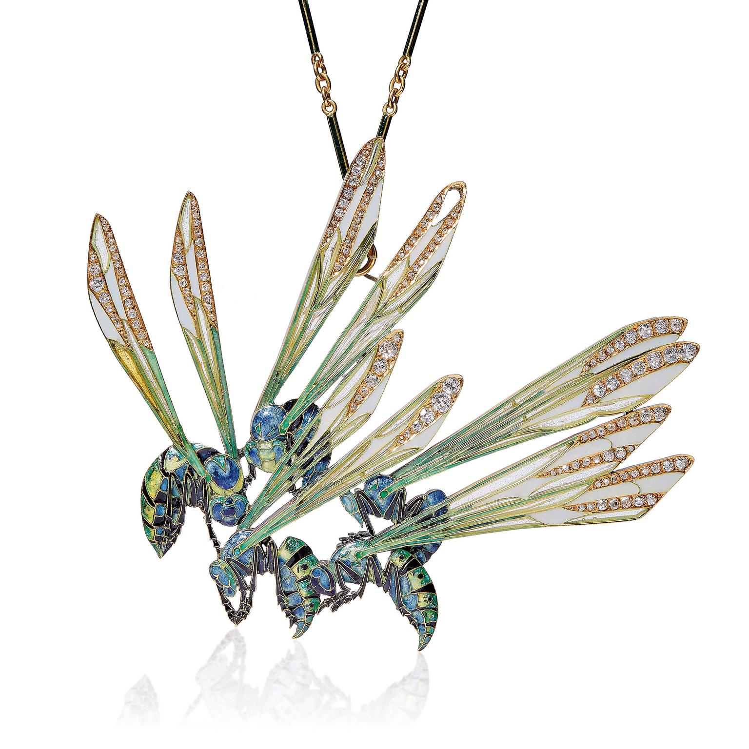 lot-44-art-nouveau-wasp-pendant-by-rene-lalique1905.jpg