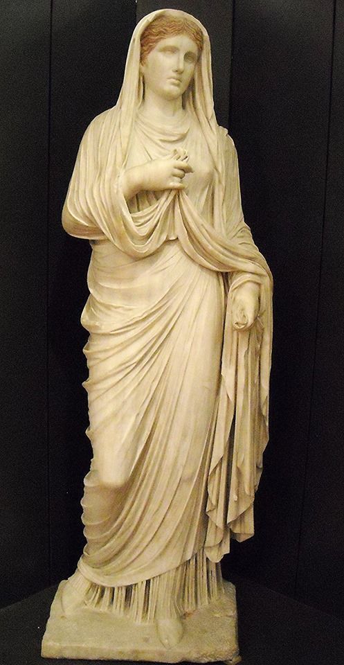 statue_of_the_priestess_eumachiatiberian_age_from_pompeii_naples_archaeological_museum.jpg