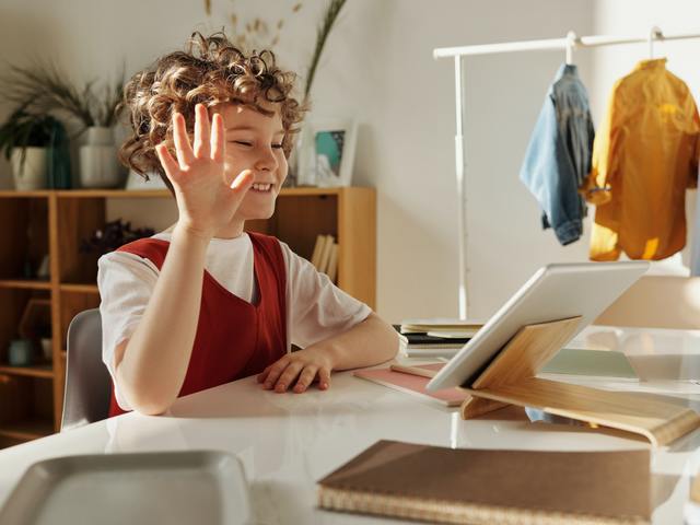 „Ez nem olyan, hogy kölcsönkérsz 500 forintot, és utána visszaadod” – Elvált szülők és gyermekeik kapcsolattartása a járvány alatt