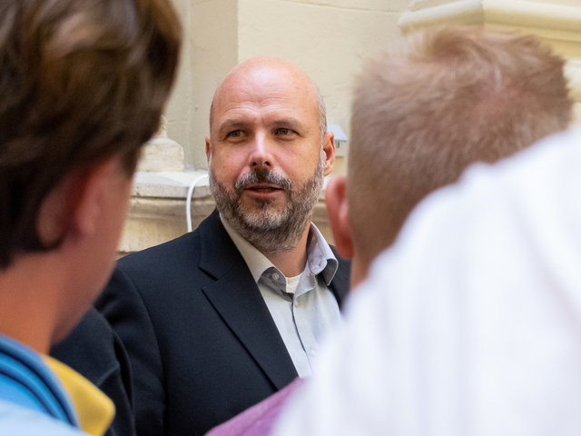 “Amikor tanulunk vagy karriert építünk, érdemes új ajtókat nyitni” - Dr. Takáts Előd, a Corvinus rektora