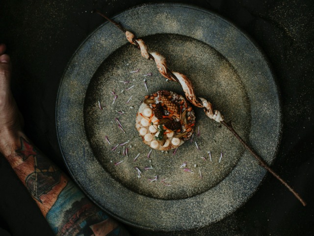 Kézműves helyi termelők és magas kategóriájú éttermek együttműködése - Fenntarthatóság a fine diningban Farkas Ricsi szemszögéből