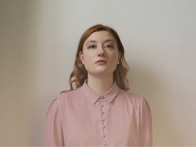 Költő, szabadúszó PR-os és önkéntes zenei menedzser Londonban: Kemény Gabriellával beszélgettünk