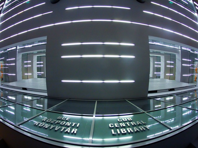 Újra lehet kölcsönözni a Corvinus könyvtárából - Legfontosabb tudnivalók