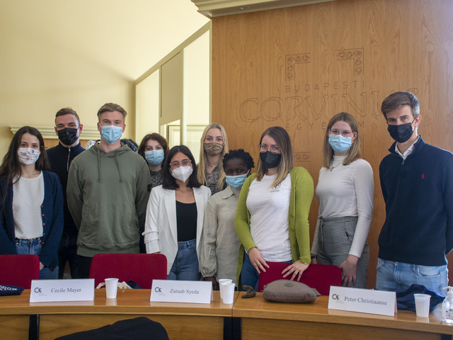 Egyetemi hallgatók nemzetközi csapata segít magyar társadalmi vállalkozásokat