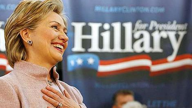Hillary Clinton kínos e-mailjei