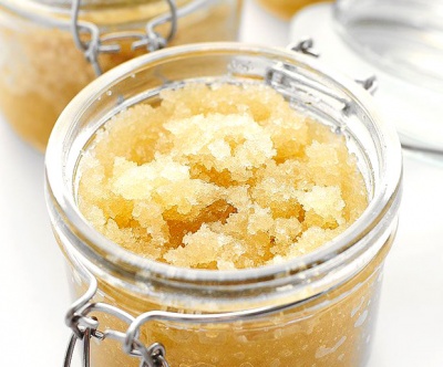 iy-body-scrub-recipe-kristin-bell-neutrogena-blog-post.jpeg