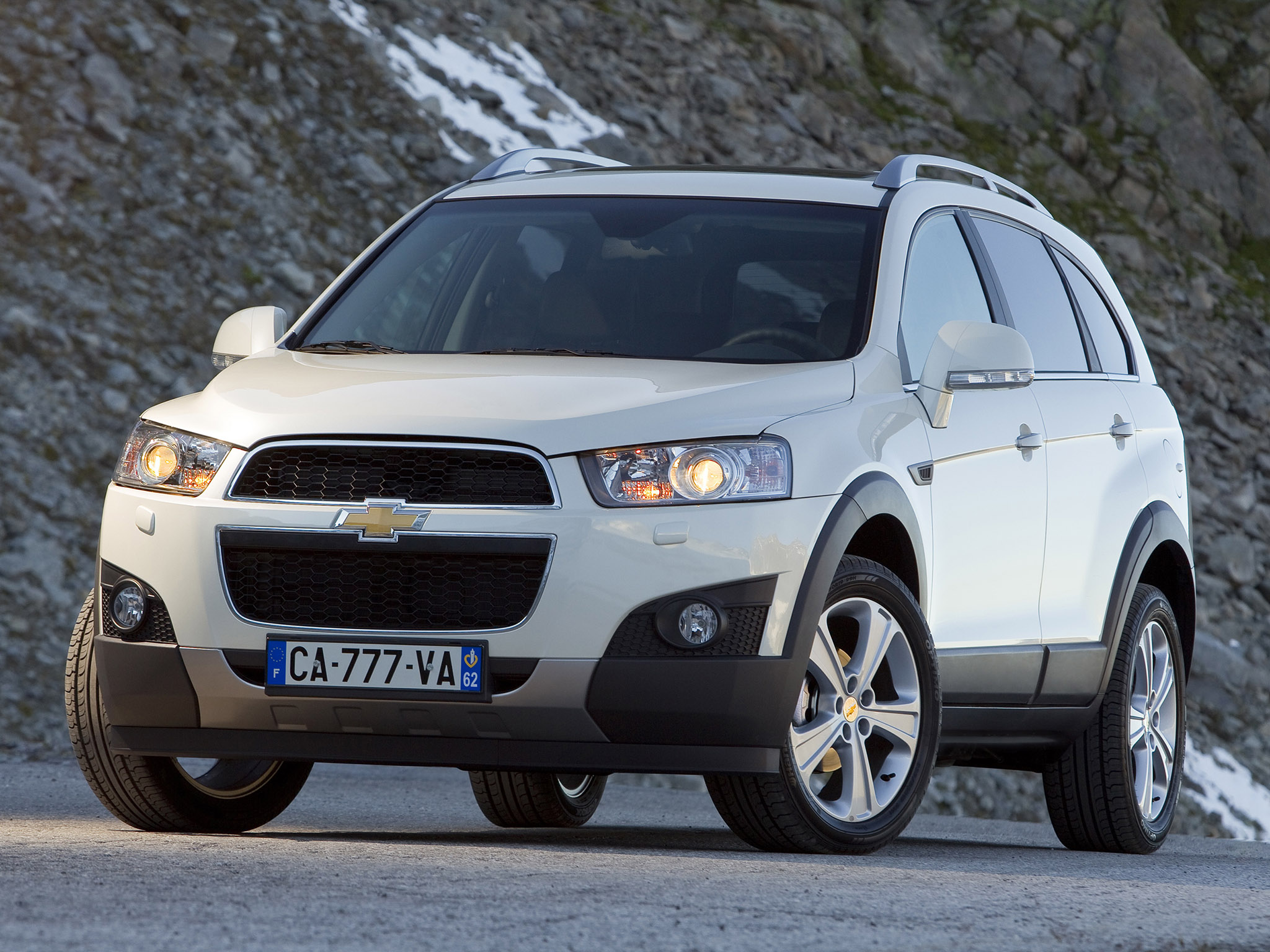 chevrolet_captiva-2010_r39.jpg