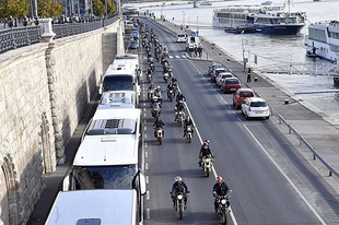 BUDAPEST: MOTOROS FELVONULÁSSAL HÍVTÁK FEL A FIGYELMET A PROSZTATARÁK MEGELŐZÉSÉRE