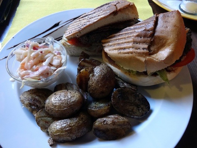 Burger Mustra #40 - Brasil Sport & Cocktail Bar, Budapest