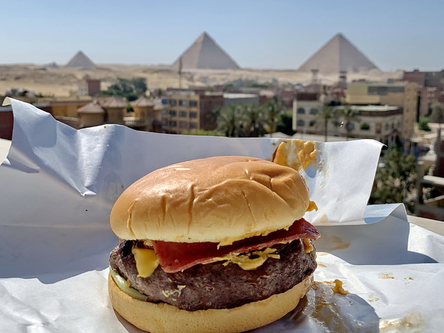 Burger Mustra #214 - Manny's Burger, Gíza (Egyiptom)