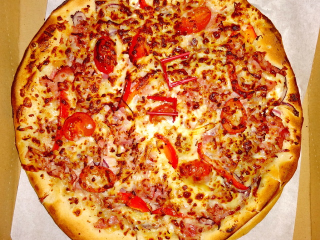 Töltött, rétegelt, dupla tésztás újévi lencsés pizza