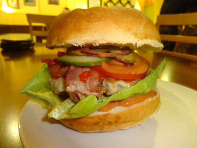 Burger Mustra #89 - Ahoj CSEHó Food, Budapest