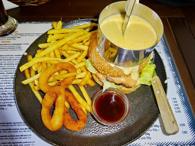 Burger Mustra #177 - Szarvas Pizzeria & Restaurant, Csallóközkürt (SK)