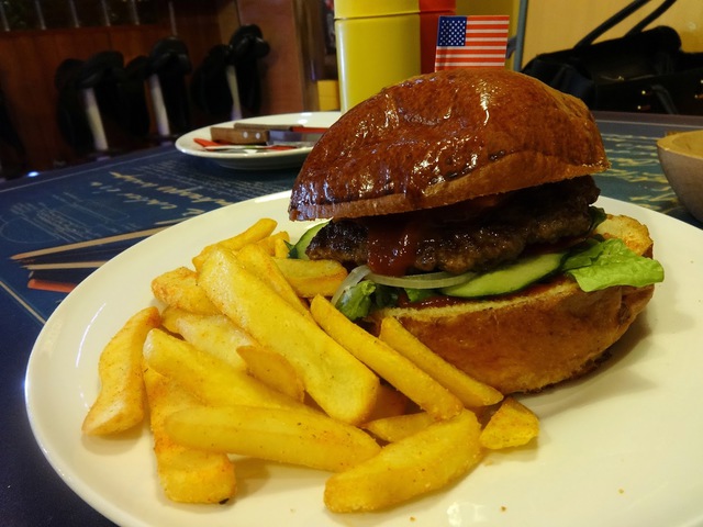 Burger Mustra #45 - Dallas Étterem, Budapest