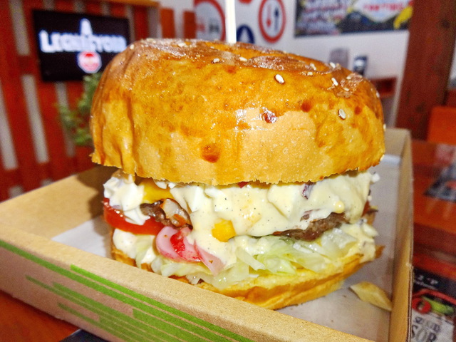 Egy igazán húsvéti összeállítás a STOP BURGER havi ajánlata