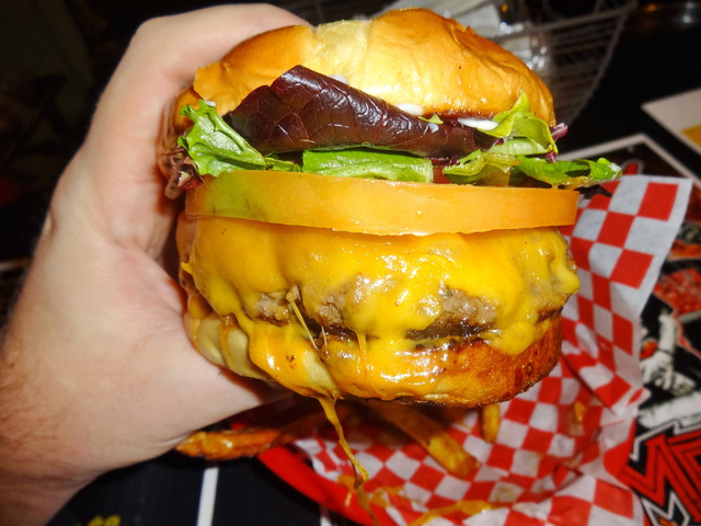 Burger Mustra #152 - The Bee's Knees Pub & Catering Co. @ The Gem, Idaho Falls, Idaho (USA)