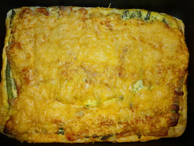 Spárgás baconös pite