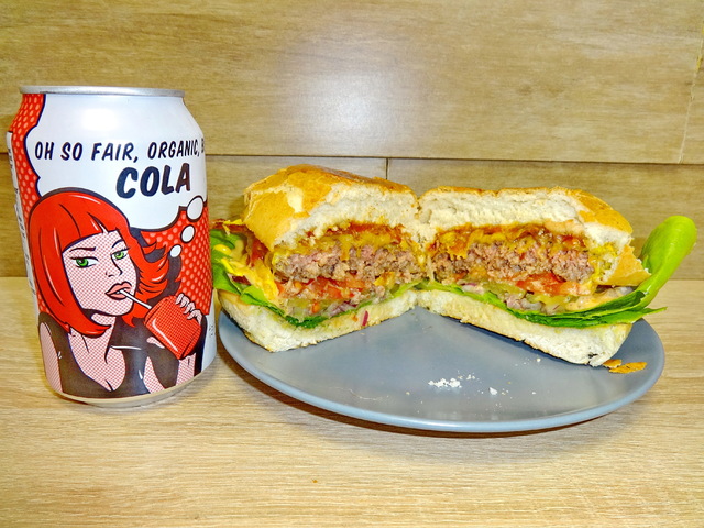 Hazaköltözött a Retro Burger