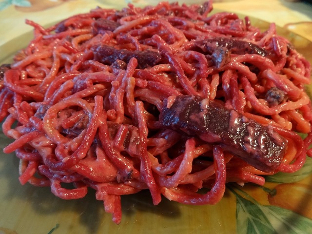 Céklás-baconös spagetti