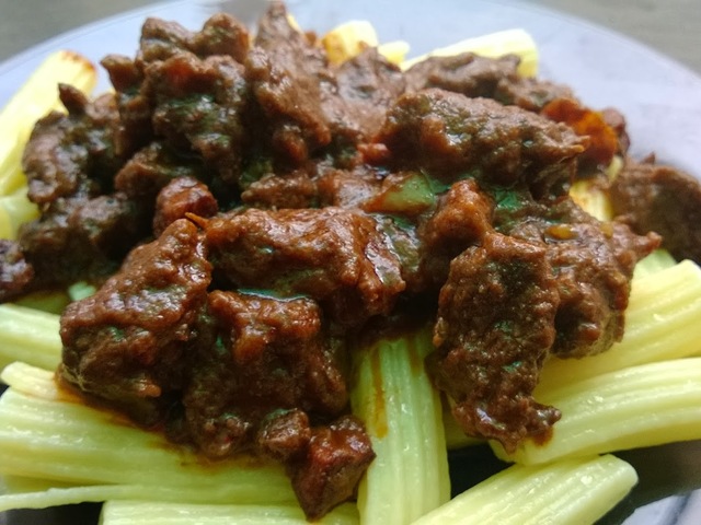 Marhalábszárpörkölt